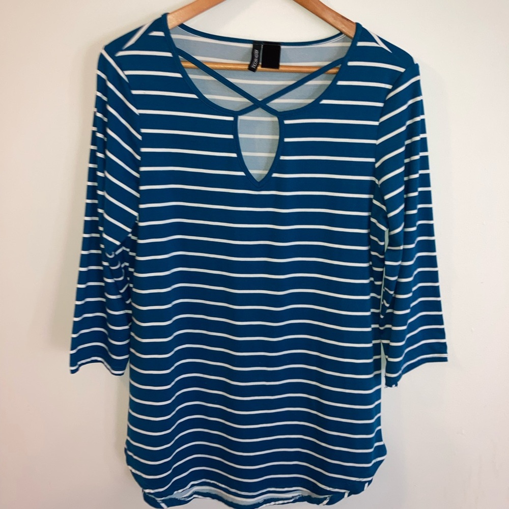 Blue / white striped cross cross top XL 3/4 sleeve